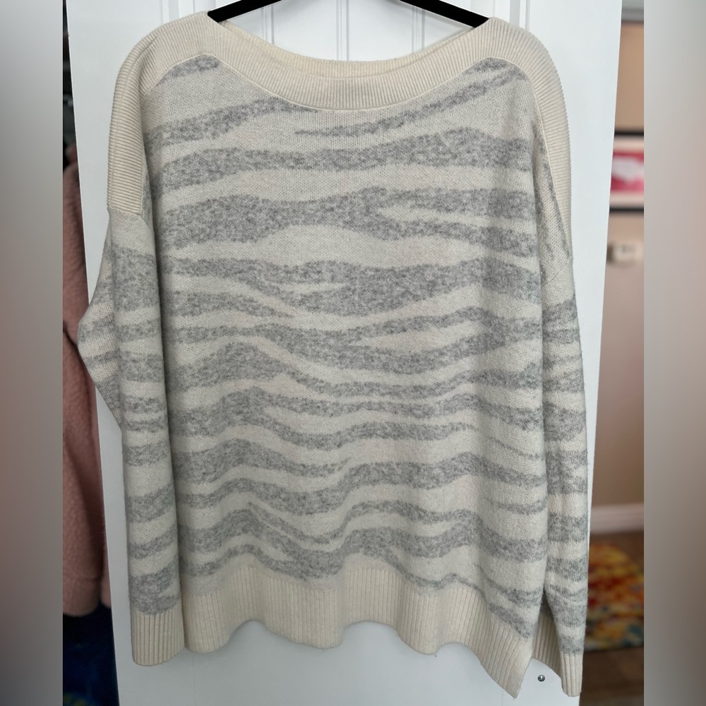 Like new Loft sweater